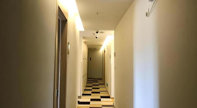 Hotel Shell Minhang District Wenjing Road Metro Station 2*