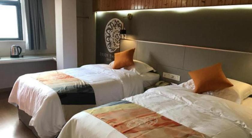 Shell Minhang District Wenjing Road Metro Station Hotel Shanghai