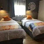 Shell Hotel Shanghai Minhang District Wenjing Road Metro Station